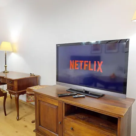 The Old Town Corner 2 Swietojerska Warsaw